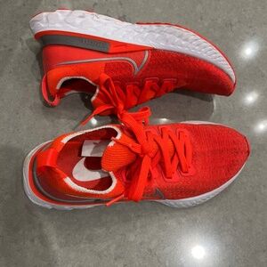Nike React